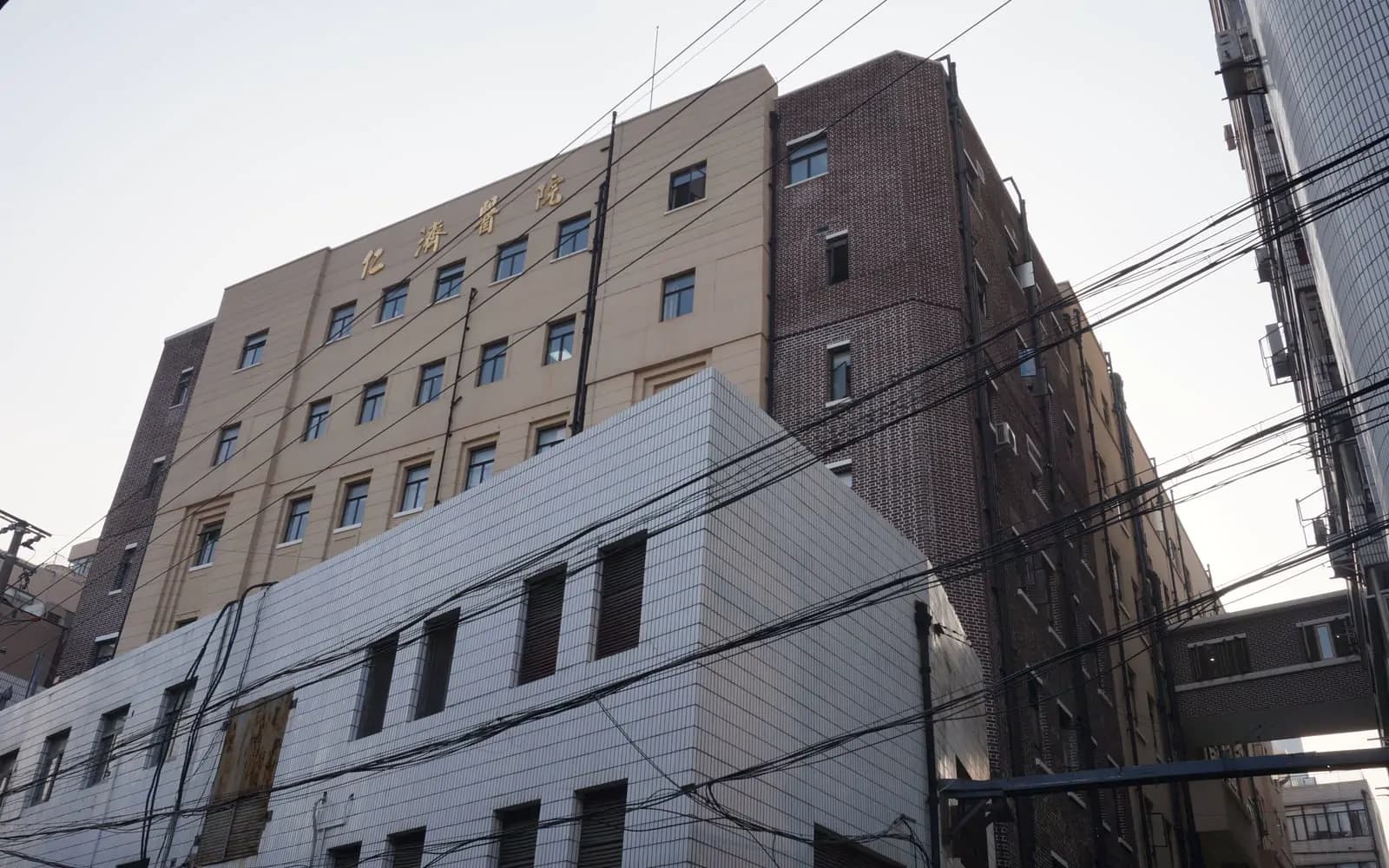 Renji Hospital, Shanghai Jiao Tong University School of Medicine exterior