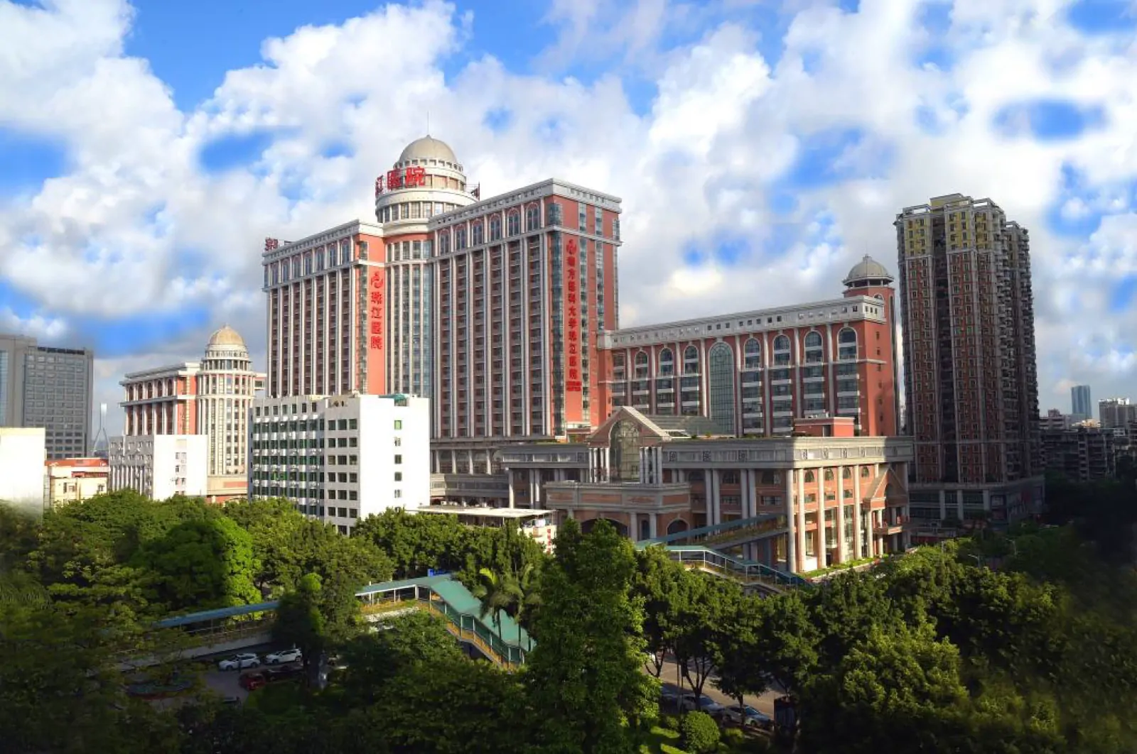 Zhujiang Hospital, Southern Medical University exterior